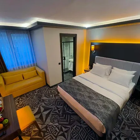 Hotel Weingart 4*