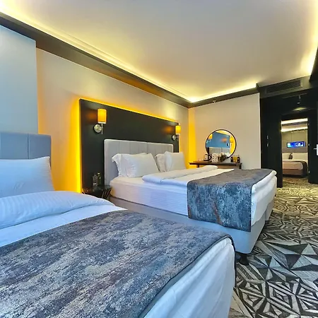 Weingart Hotel 4*