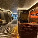 Weingart Hotel 4*