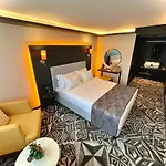 Weingart Hotel