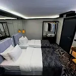 Weingart Hotel 4*