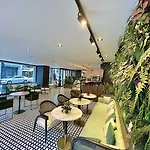 Weingart Hotel
