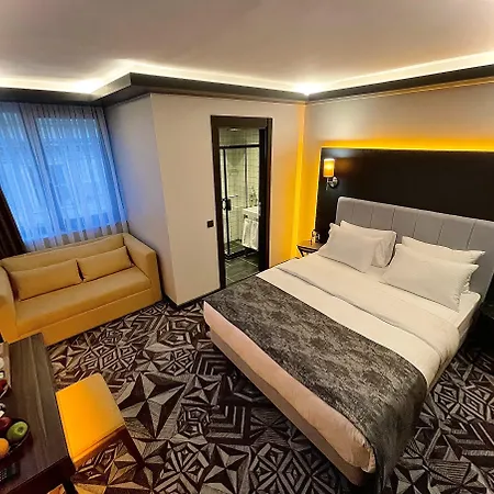 Hotel Weingart 4*