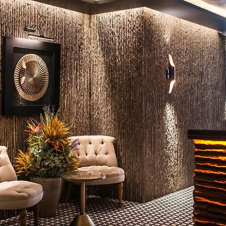 Weingart Hotel 4*