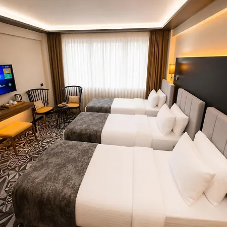 Weingart Hotel 4*