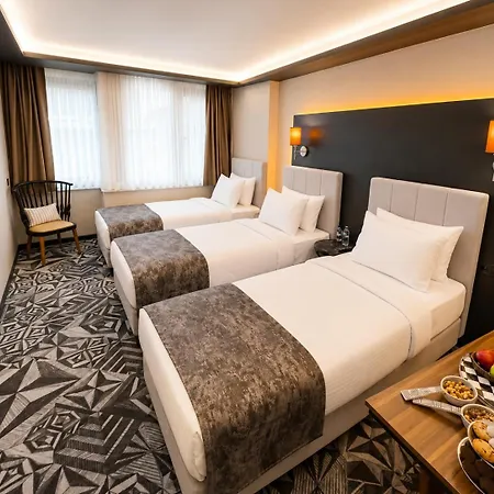 Hotel Weingart 4*
